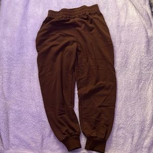 brown sweatpants never worn in got them in a wrong size
